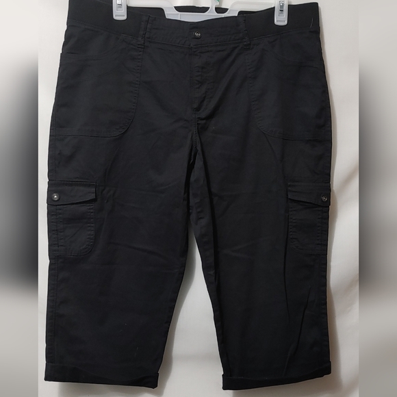 Lee Relaxed Fit Midrise Capris  Size 18W NWOT - Picture 2 of 9